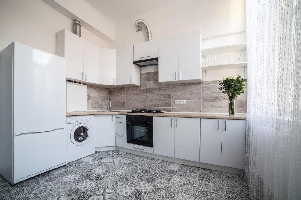 Apartament On Kulisha Street 리비프 외부 사진